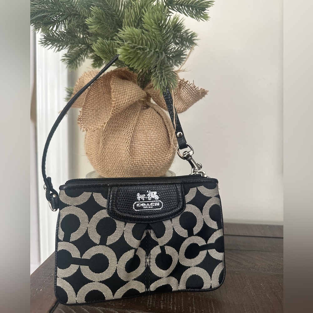 Coach Black and Cream Patterned Wristlet